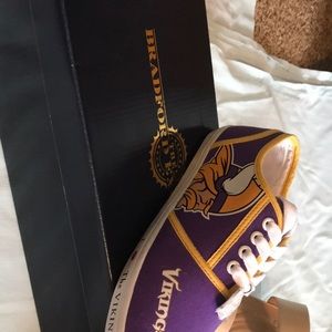 vikings tennis shoes